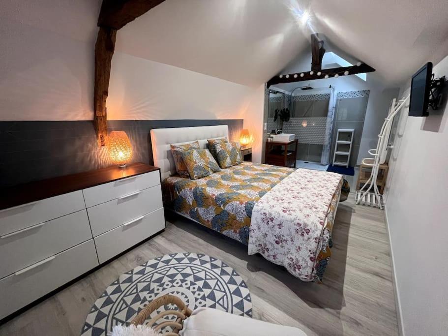 La Maison De Paulette Meuble De Tourisme 4 Etoiles Neuvy-le-Roi Luaran gambar