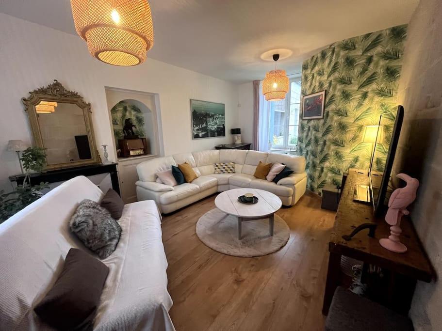 La Maison De Paulette Meuble De Tourisme 4 Etoiles Neuvy-le-Roi Luaran gambar